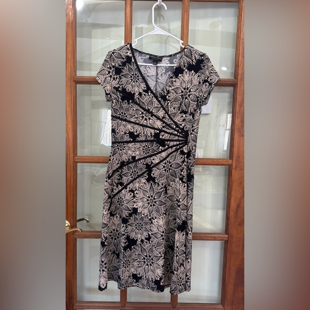 Connected Apparel Cap Sleeve Black Cream Sheath Dress Stretch Floral Medium UEC